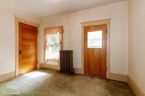 907 N Division St, Harvard, IL 60033 photo 17