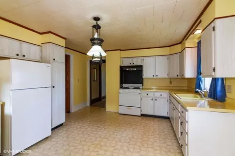 907 N Division St, Harvard, IL 60033 photo 12