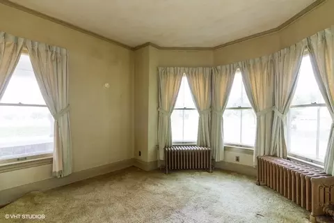 907 N Division St, Harvard, IL 60033 photo 10