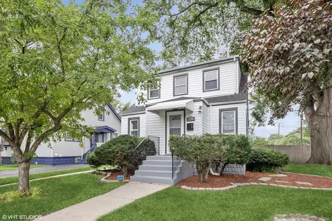 8855 S Mozart Ave, Evergreen Park, IL 60805