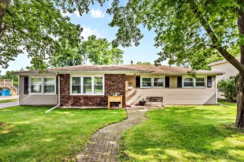 26 Bonds Dr, Bourbonnais, IL 60914
