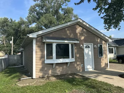 1120 Jackson St, Aurora, IL 60505