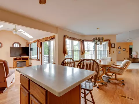 21243 Silktree Cir, Plainfield, IL 60544 photo 9