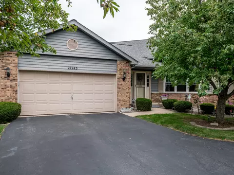 21243 Silktree Cir, Plainfield, IL 60544 photo 2