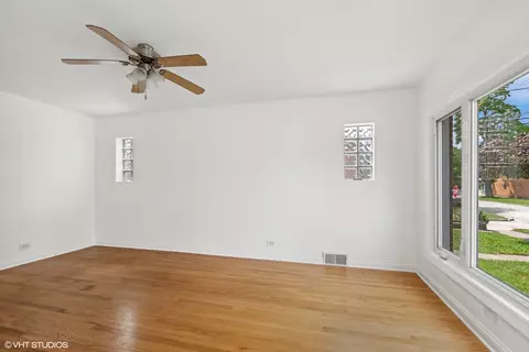 2831 Ruby St, Franklin Park, IL 60131 photo 3