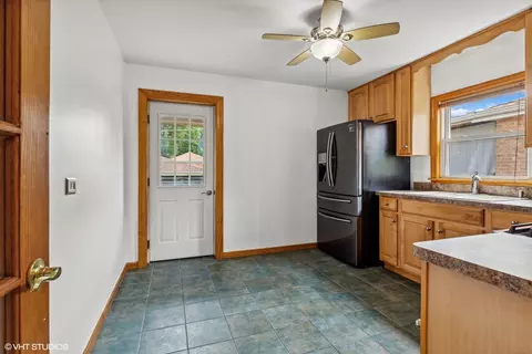 2831 Ruby St, Franklin Park, IL 60131 photo 5