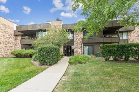 1365 N Sterling Ave #110, Palatine, IL 60067