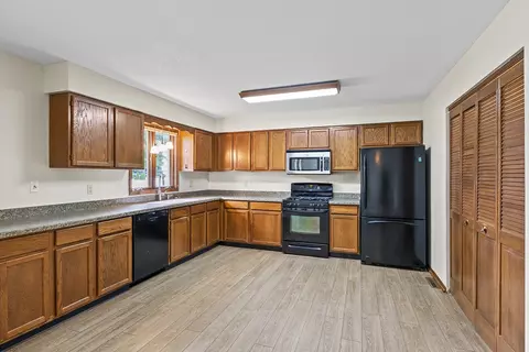 1198 N Hedge Ave, Kankakee, IL 60901 photo 8