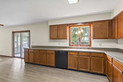 1198 N Hedge Ave, Kankakee, IL 60901 photo 10