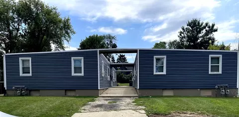 485 Fremont St, Elgin, IL 60120