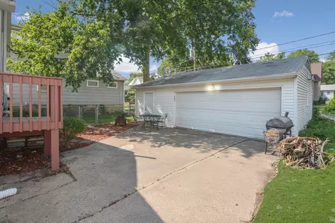 604 E Monroe St, Bloomington, IL 61701 photo 2
