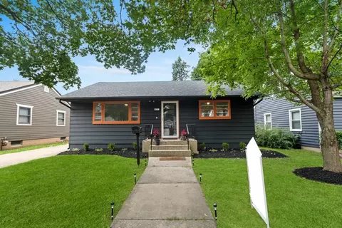 411 S Elmwood Dr, Aurora, IL 60506