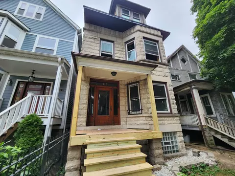 1617 W Byron St, Chicago, IL 60613