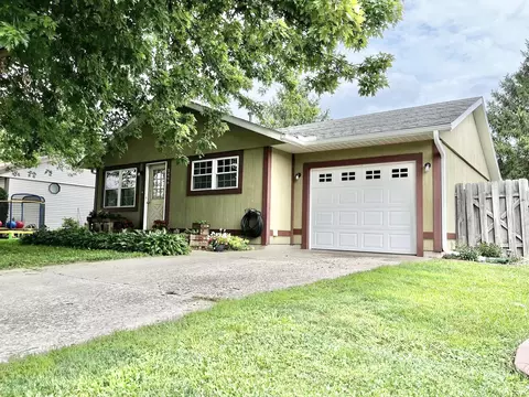 1406 Navajo Dr, Ottawa, IL 61350