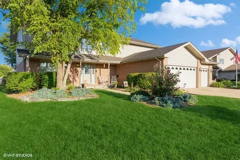 19342 Woodfield Ct, Tinley Park, IL 60487