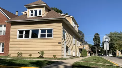 1247 Wisconsin Ave, Berwyn, IL 60402