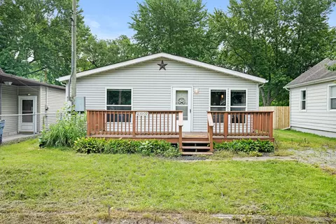 23909 Ivy St, Schneider, IN 46376