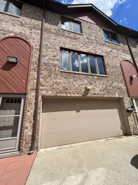 3007 S Wells St, Chicago, IL 60616