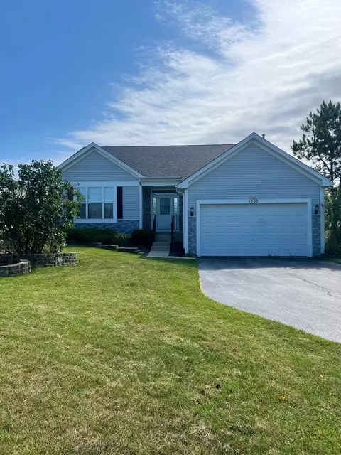 1532 Comanche Dr, Bolingbrook, IL 60490