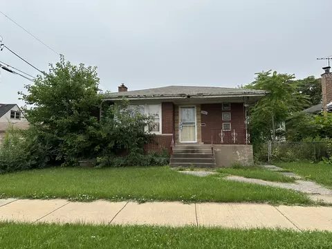 11842 S Prairie Ave, Chicago, IL 60628 photo 1