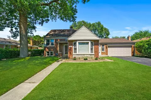 5028 Main St, Skokie, IL 60077