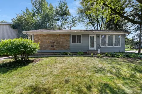 1916 Ash Ct, Aurora, IL 60506