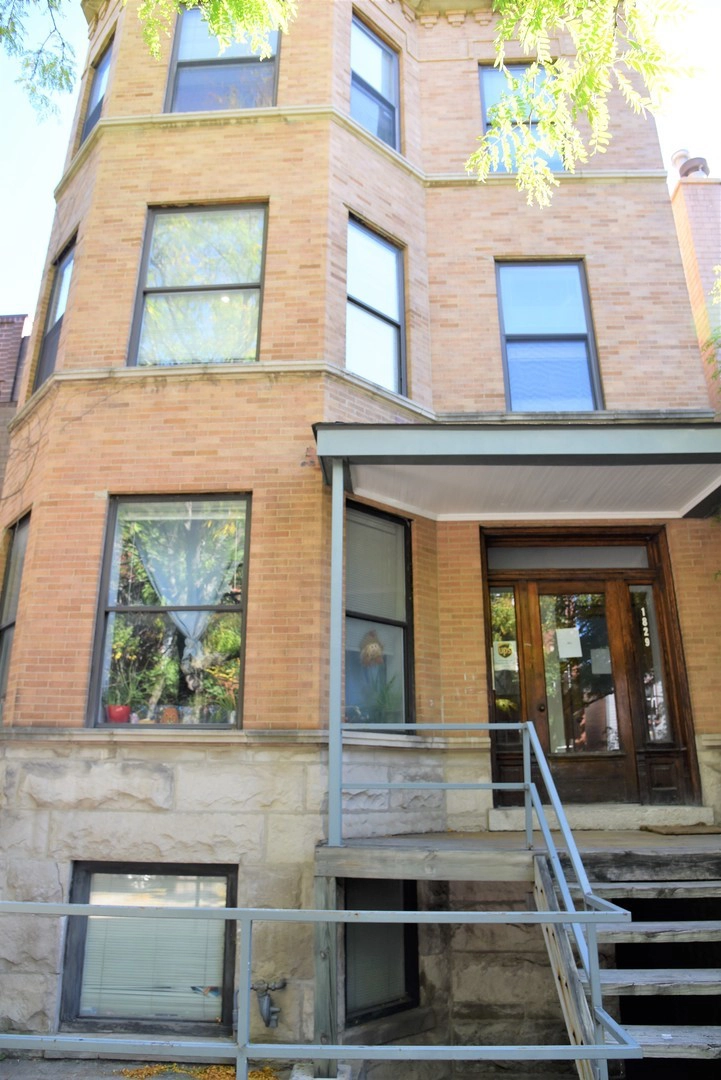 1829 N Sheffield Ave