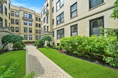 3606 N Pine Grove Ave #1L, Chicago, IL 60613