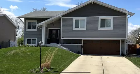 5810 Charleston Ct, Hanover Park, IL 60133