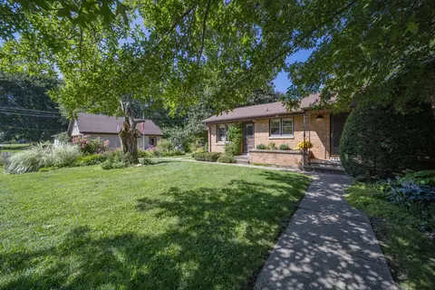 1121 Johnson Ave, Dixon, IL 61021 photo 2