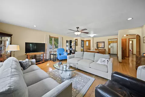 1121 Johnson Ave, Dixon, IL 61021 photo 3