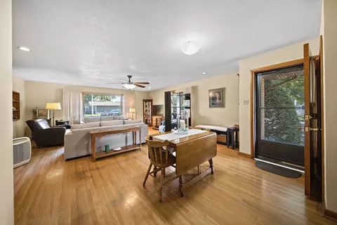 1121 Johnson Ave, Dixon, IL 61021 photo 5