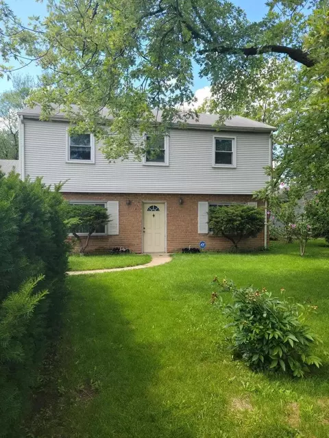 568 Redwood Rd, Bolingbrook, IL 60440