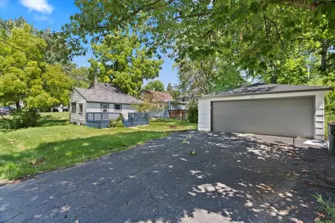 301 E Washington St, Round Lake Park, IL 60073