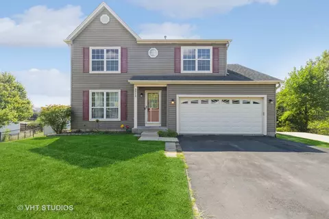 3313 Walnut Ln, Mchenry, IL 60051