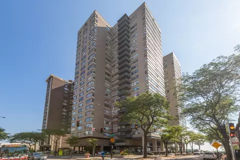 6301 N Sheridan Rd #10M, Chicago, IL 60660