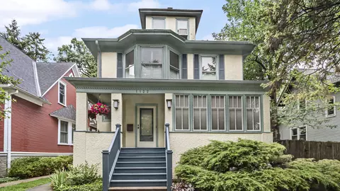 1122 Lake Ave, Wilmette, IL 60091