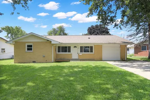 6 Lane Dr, Paxton, IL 60957
