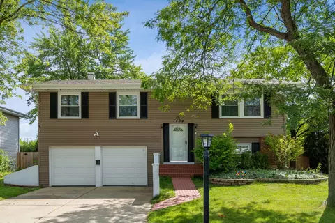 1409 Hassell Pl, Hoffman Estates, IL 60169