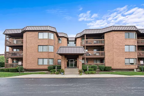 6425 Clarendon Hills Rd #200, Willowbrook, IL 60527
