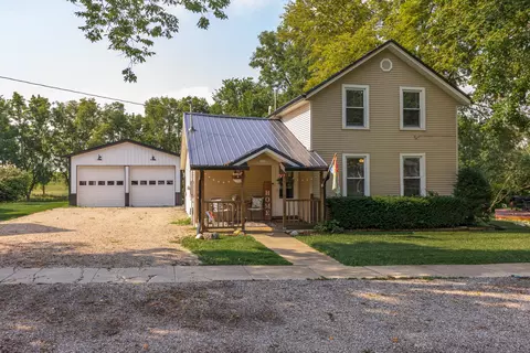 205 E Pearl St, Danvers, IL 61732