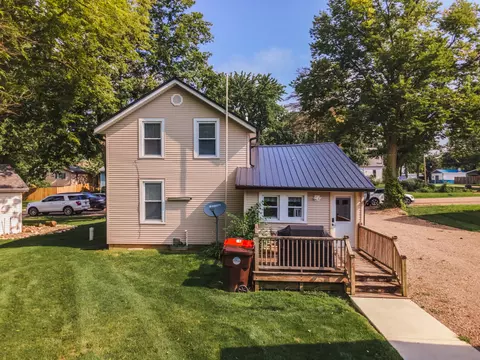 205 E Pearl St, Danvers, IL 61732 photo 44