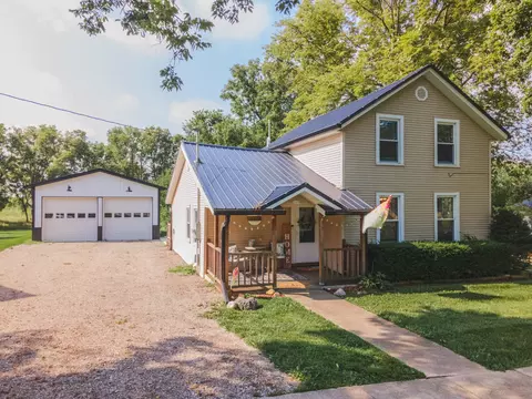 205 E Pearl St, Danvers, IL 61732 photo 33