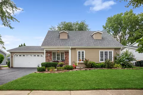 580 Lowestoft Ln, Elk Grove Village, IL 60007