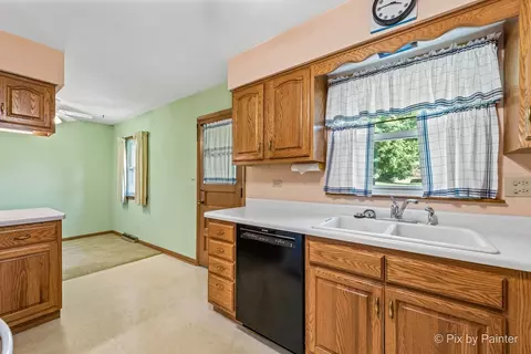 527 Summit St, Algonquin, IL 60102 photo 13
