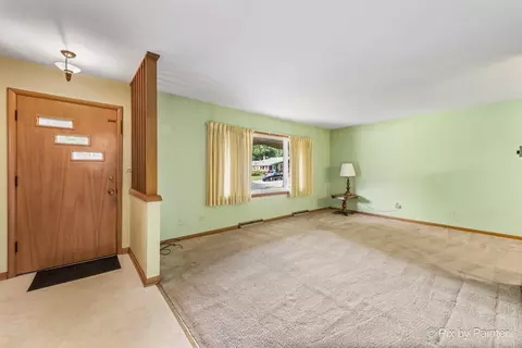 527 Summit St, Algonquin, IL 60102 photo 7