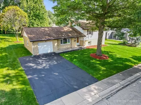 527 Summit St, Algonquin, IL 60102 photo 4