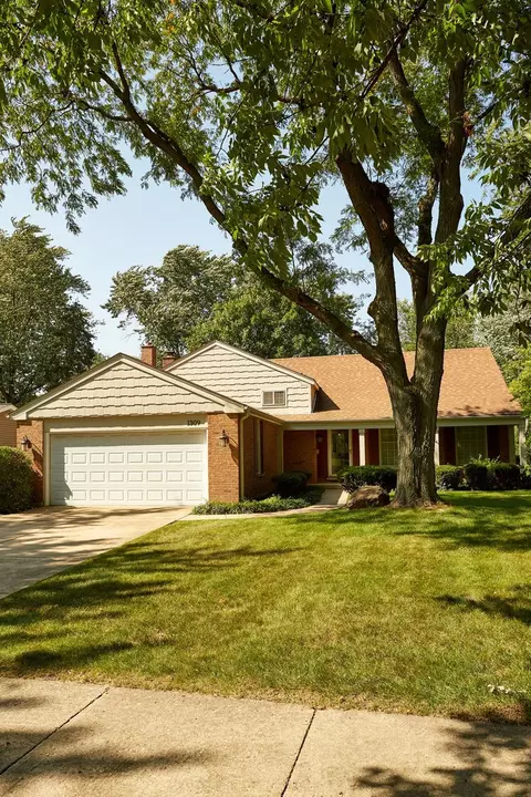 1309 Stonegate Rd, Naperville, IL 60540