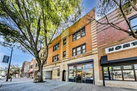 6236 N Broadway St #2, Chicago, IL 60660