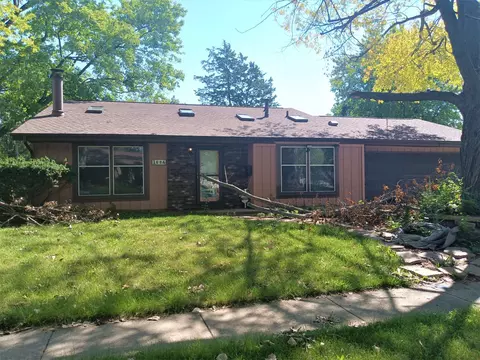 1604 S Curtiss Dr, Urbana, IL 61801